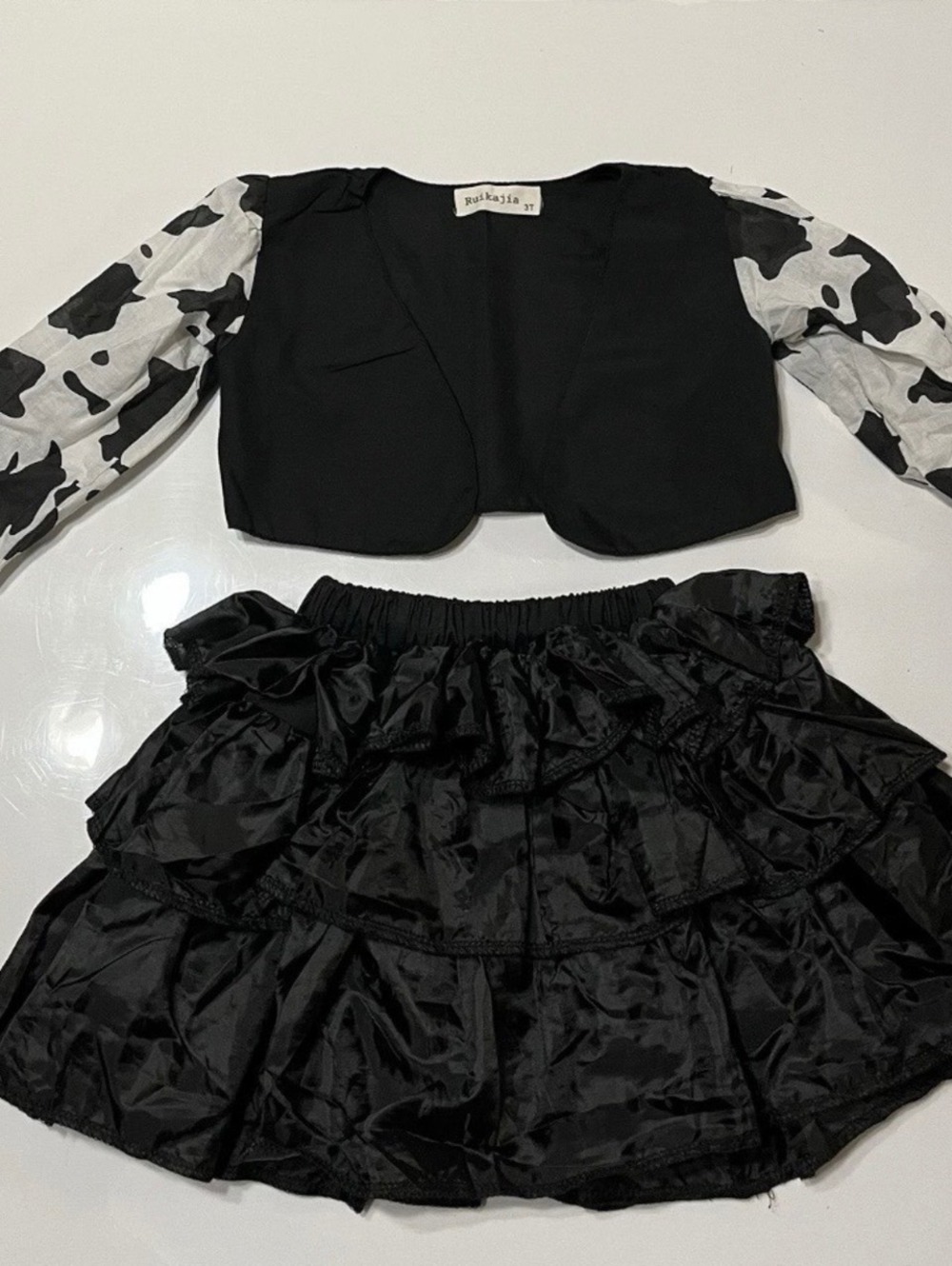 Singer 3 year Girl Y1721 Black&White Two-Piece Outfit with Cow Print Sleeves,
